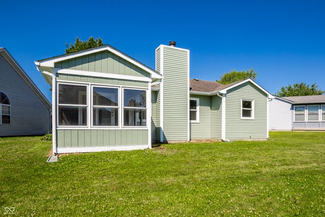1667 Park Castle Way, Indianapolis, IN 46229