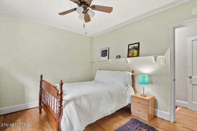 119 NW Greenbrier Drive, Knoxville, TN 37919