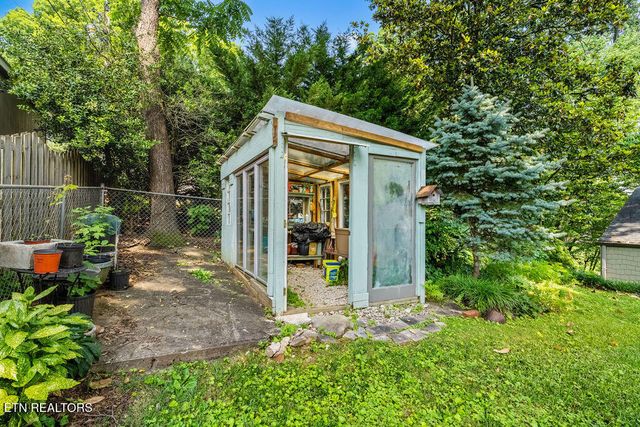 119 NW Greenbrier Drive, Knoxville, TN 37919