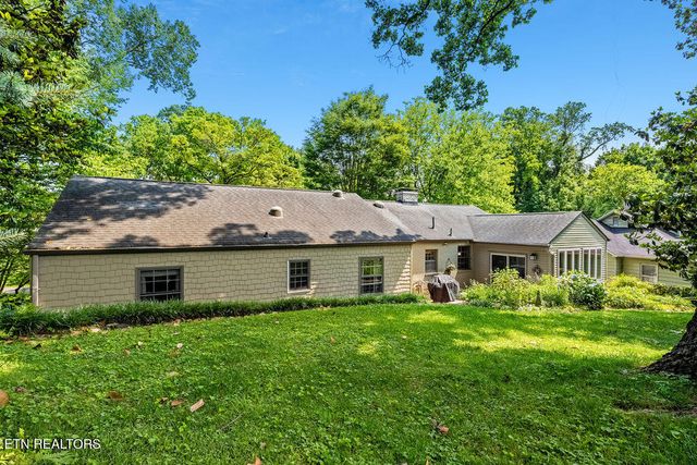 119 NW Greenbrier Drive, Knoxville, TN 37919