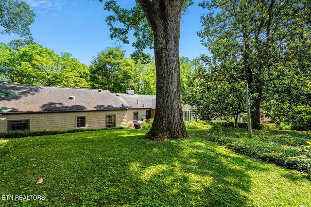 119 NW Greenbrier Drive, Knoxville, TN 37919