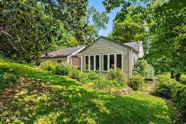 119 NW Greenbrier Drive, Knoxville, TN 37919