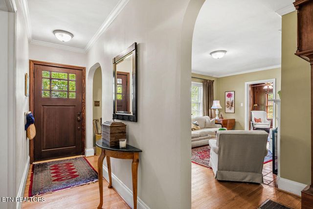 119 NW Greenbrier Drive, Knoxville, TN 37919