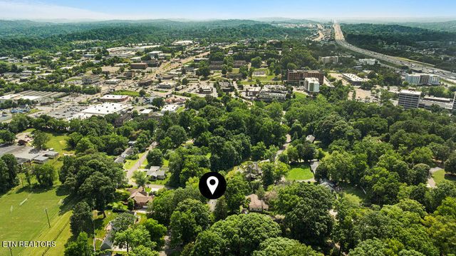 119 NW Greenbrier Drive, Knoxville, TN 37919