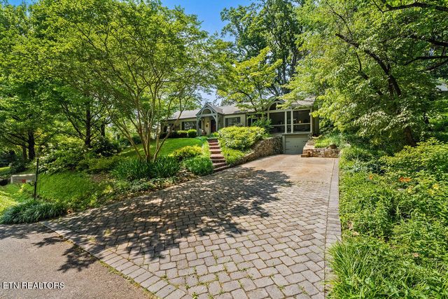 119 NW Greenbrier Drive, Knoxville, TN 37919