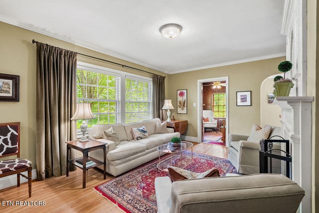 119 NW Greenbrier Drive, Knoxville, TN 37919