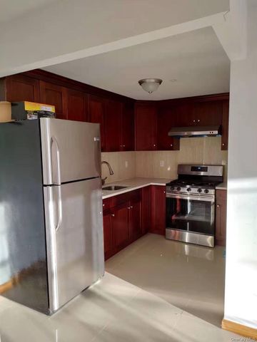71-66 Parsons Boulevard 3F, Fresh Meadows, NY 11365