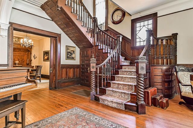 1021 35th Street Street, Galveston, TX 77550