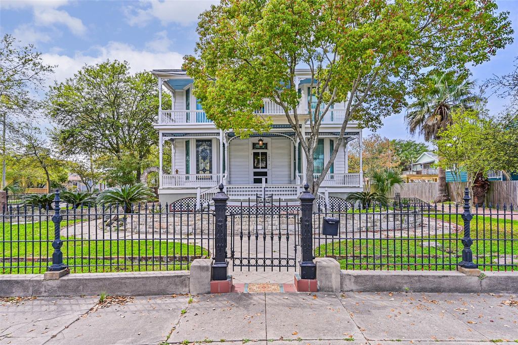 1021 35th Street Street, Galveston, TX 77550