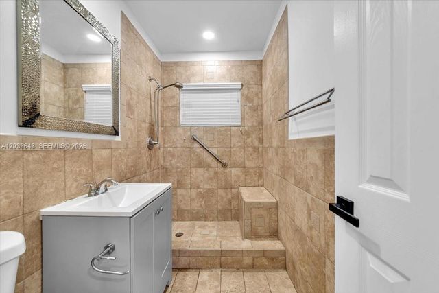 4719 E 8th Ct, Hialeah, FL 33013