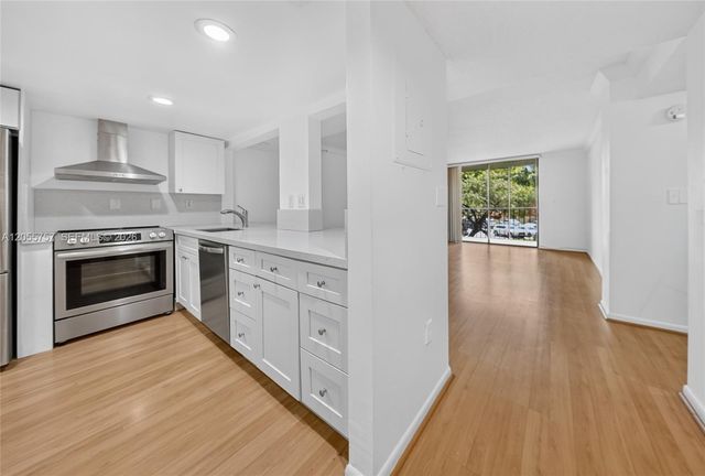 8045 SW 107th Ave 203, Miami, FL 33173