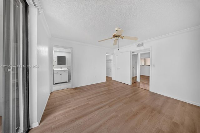 8045 SW 107th Ave 203, Miami, FL 33173