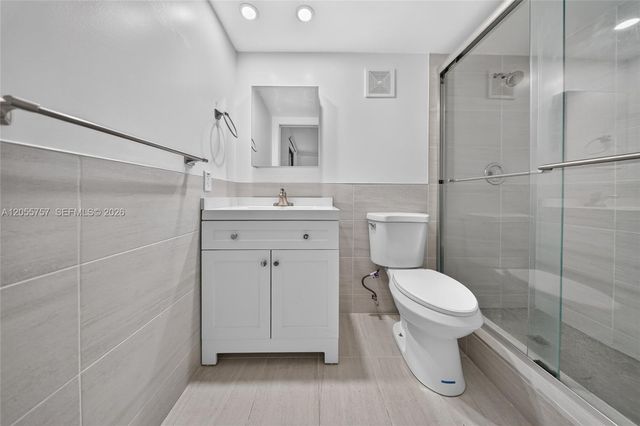 8045 SW 107th Ave 203, Miami, FL 33173