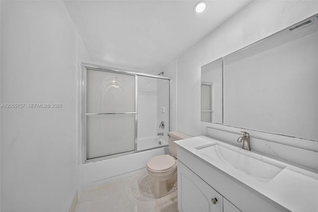 8045 SW 107th Ave 203, Miami, FL 33173