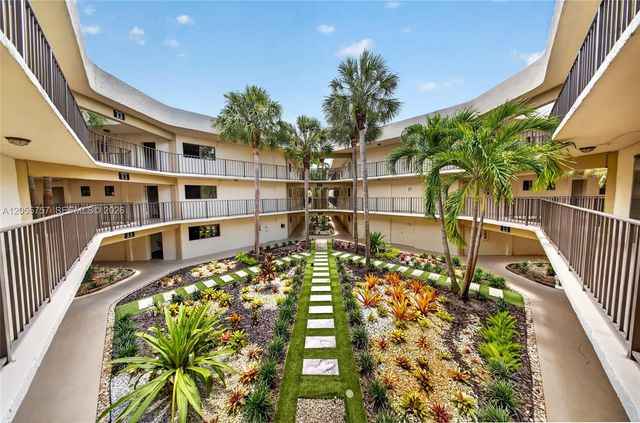 8045 SW 107th Ave 203, Miami, FL 33173