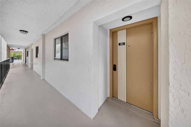 8045 SW 107th Ave 203, Miami, FL 33173