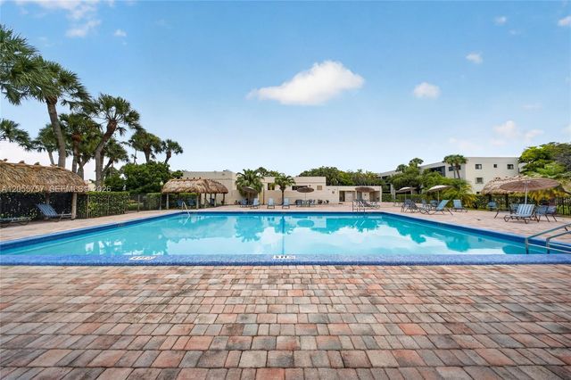 8045 SW 107th Ave 203, Miami, FL 33173