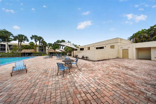 8045 SW 107th Ave 203, Miami, FL 33173