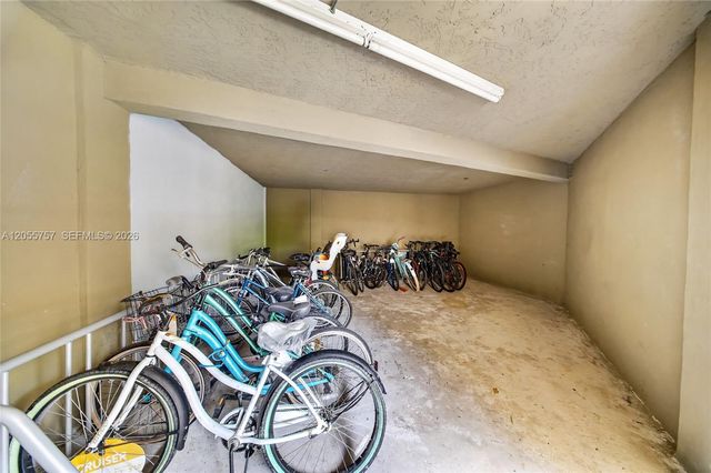 8045 SW 107th Ave 203, Miami, FL 33173