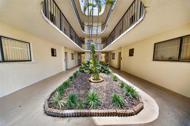 8045 SW 107th Ave 203, Miami, FL 33173