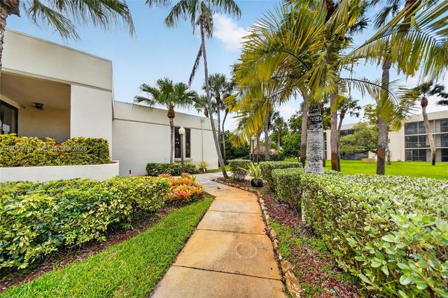 8045 SW 107th Ave 203, Miami, FL 33173