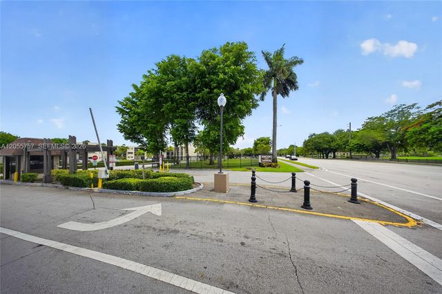 8045 SW 107th Ave 203, Miami, FL 33173