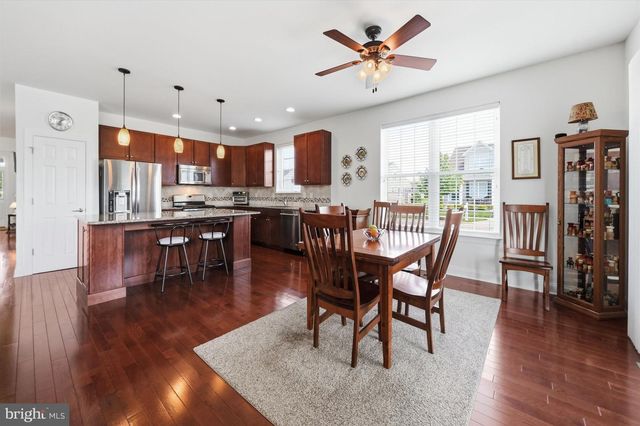 3 ESPALIER LN, Middletown, DE 19709