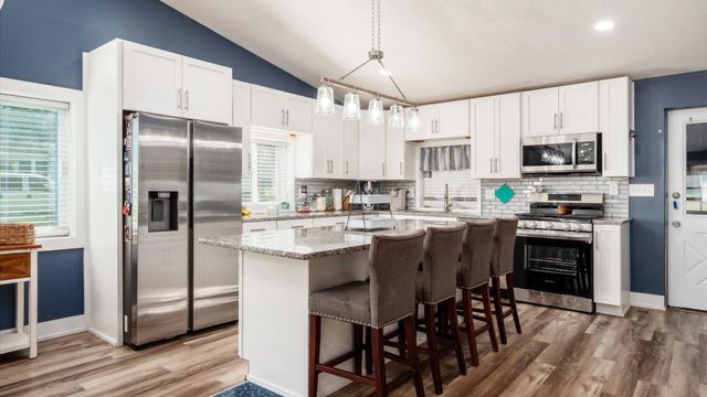 2378 W High Street NE, Newark, OH 43055