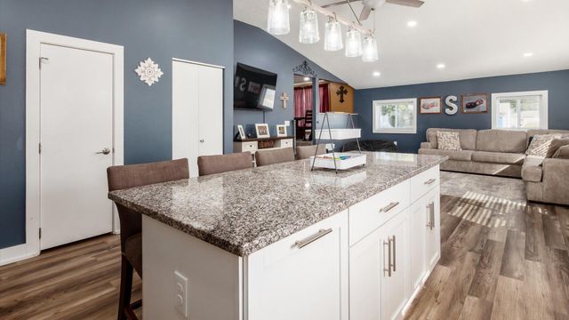 2378 W High Street NE, Newark, OH 43055