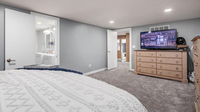 2378 W High Street NE, Newark, OH 43055