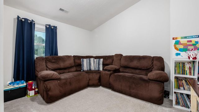 2378 W High Street NE, Newark, OH 43055