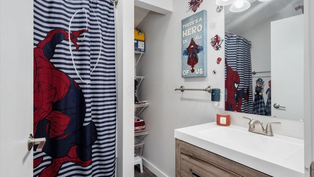 2378 W High Street NE, Newark, OH 43055