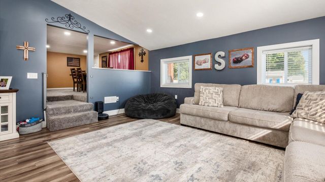 2378 W High Street NE, Newark, OH 43055