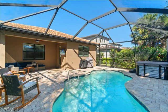 7202 Wilton DR, Naples, FL 34109