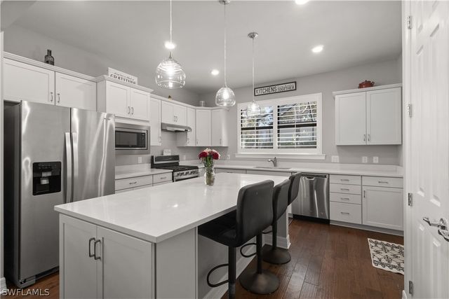 7202 Wilton DR, Naples, FL 34109