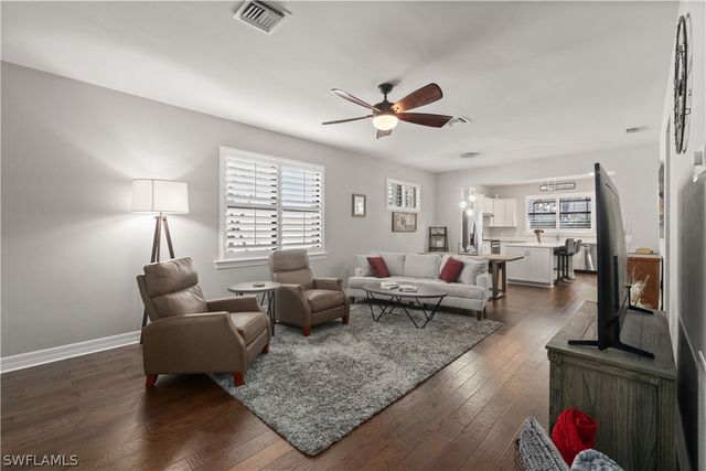 7202 Wilton DR, Naples, FL 34109