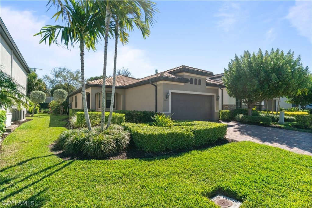 7202 Wilton DR, Naples, FL 34109