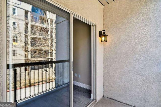 1074 Peachtree Walk NE B212, Atlanta, GA 30309