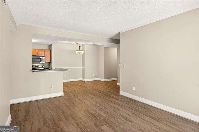 1074 Peachtree Walk NE B212, Atlanta, GA 30309