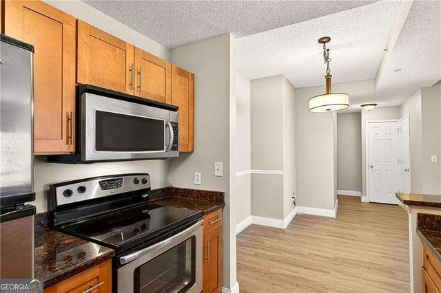 1074 Peachtree Walk NE B212, Atlanta, GA 30309