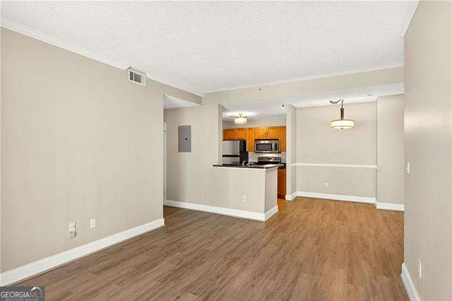 1074 Peachtree Walk NE B212, Atlanta, GA 30309