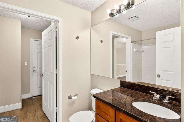 1074 Peachtree Walk NE B212, Atlanta, GA 30309