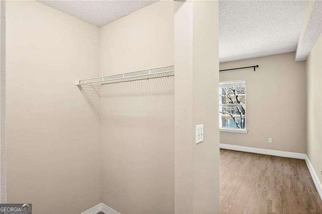 1074 Peachtree Walk NE B212, Atlanta, GA 30309