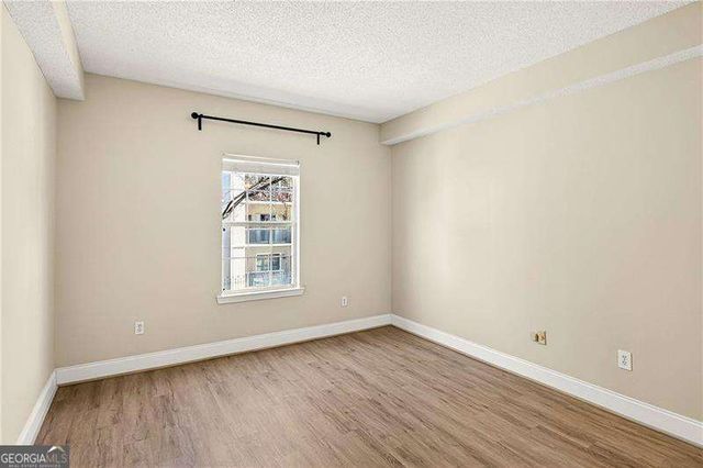 1074 Peachtree Walk NE B212, Atlanta, GA 30309