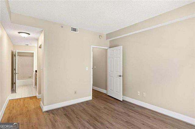 1074 Peachtree Walk NE B212, Atlanta, GA 30309