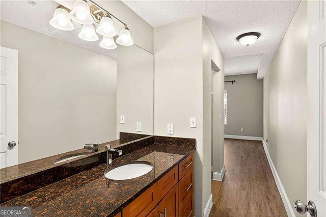 1074 Peachtree Walk NE B212, Atlanta, GA 30309