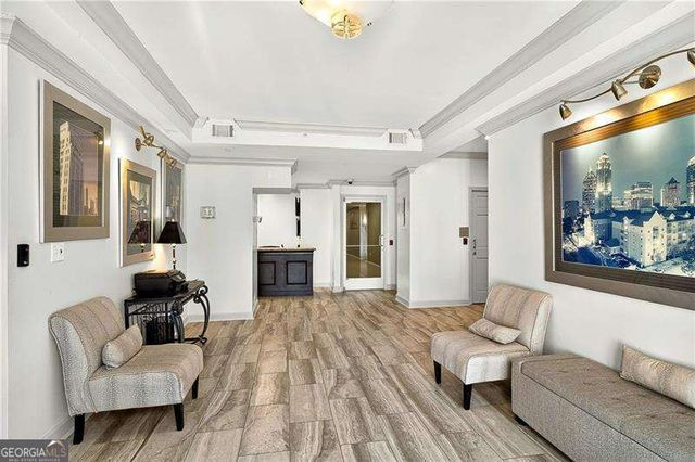 1074 Peachtree Walk NE B212, Atlanta, GA 30309