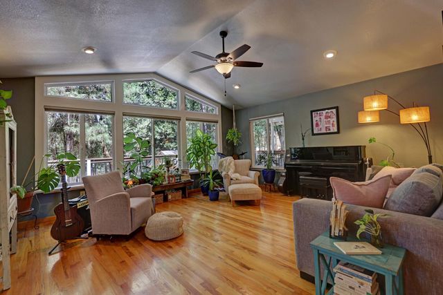 20091 Eaglecrest Dr, Foresthill, CA 95631