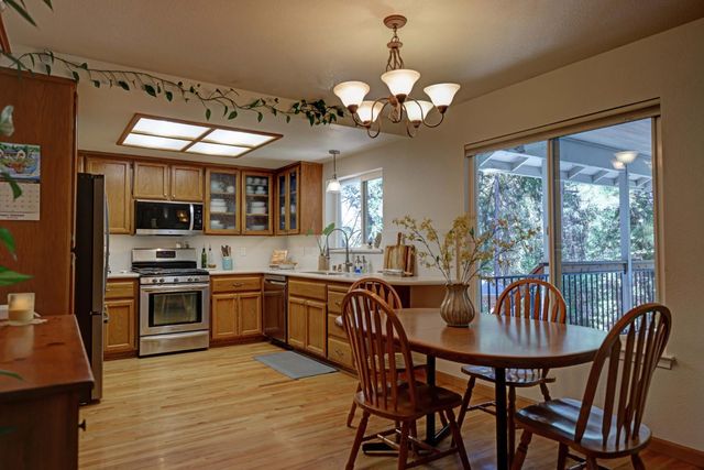 20091 Eaglecrest Dr, Foresthill, CA 95631