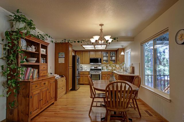 20091 Eaglecrest Dr, Foresthill, CA 95631